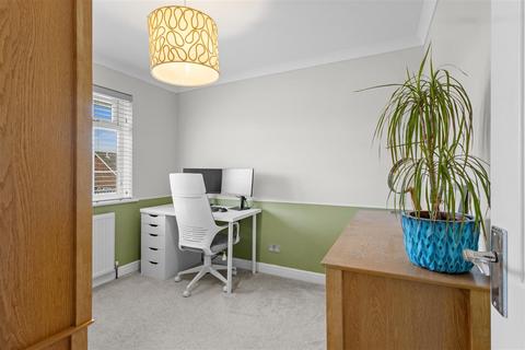 2 bedroom semi-detached house for sale, Fairisle Close, Hailsham