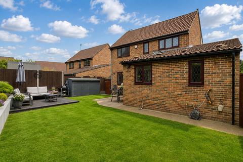 4 bedroom detached house for sale, The Glades, Hemel Hempstead, HP1