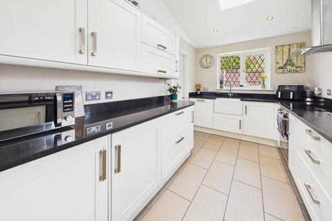 4 bedroom detached house for sale, The Glades, Hemel Hempstead, HP1