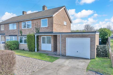 3 bedroom semi-detached house to rent, Chestnut Lane, Royston SG8
