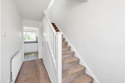 3 bedroom semi-detached house to rent, Chestnut Lane, Royston SG8