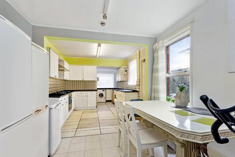 4 bedroom semi-detached house for sale, Western Avenue, Ashford, TN23