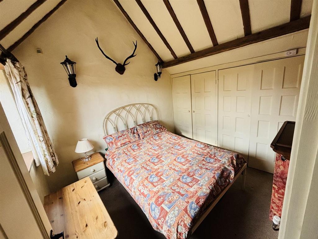 Bedroom HB.jpg