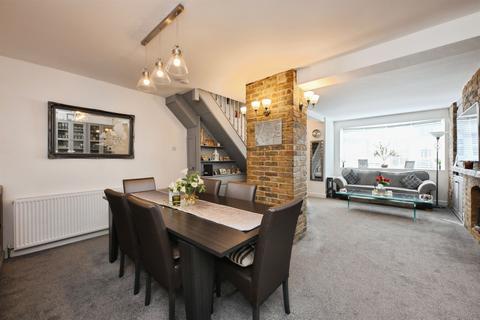 4 bedroom end of terrace house for sale, Rodney Crescent, Hoddesdon