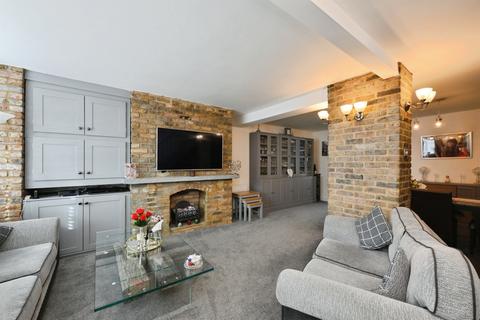 4 bedroom end of terrace house for sale, Rodney Crescent, Hoddesdon