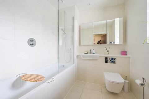 2 bedroom flat for sale, Barrell Makers House, Canary Wharf, London, E14