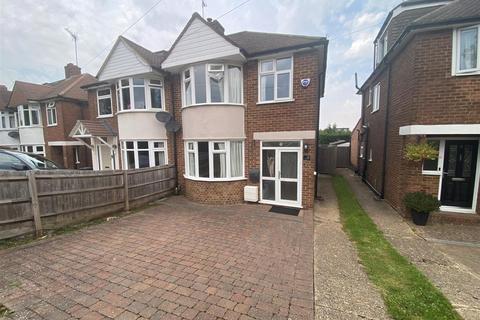 3 bedroom semi-detached house to rent, Ormesby Drive, Potters Bar EN6