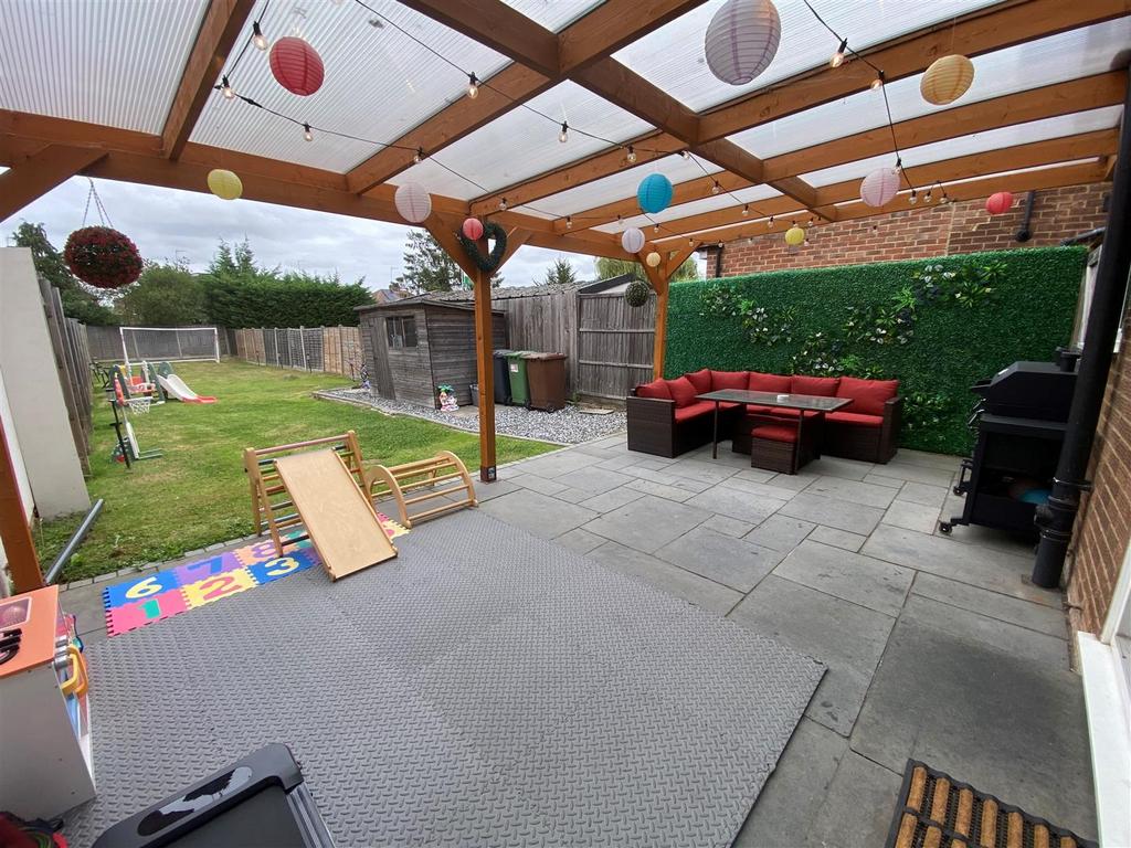 Rear Garden 1.jpg