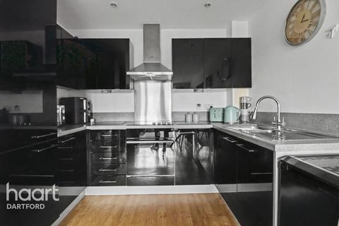 1 bedroom apartment for sale, Carmichael Avenue, Greenhithe