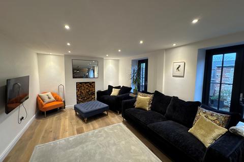 4 bedroom barn conversion to rent, Globe Street, Methwold, THETFORD