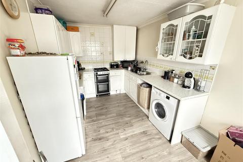 2 bedroom flat for sale, Fairfield Road, Dunstable