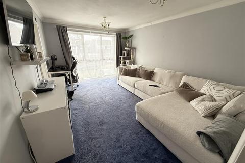 2 bedroom flat for sale, Fairfield Road, Dunstable