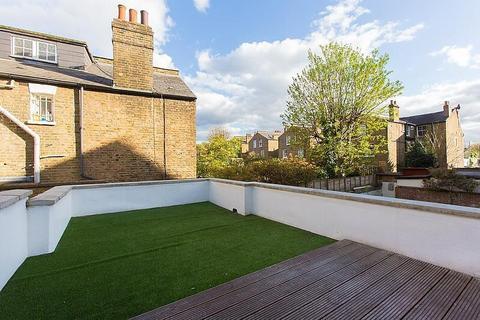 2 bedroom apartment to rent, Balham High Road, London SW17