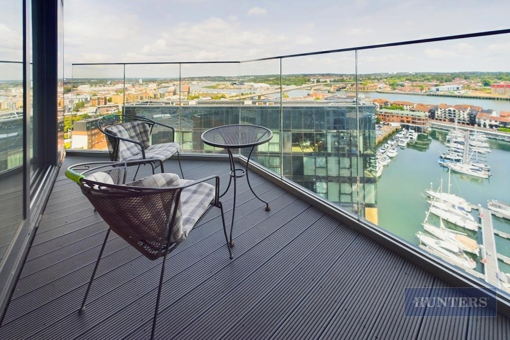 CAM01635 G0-PR0269-STILL009.jpg