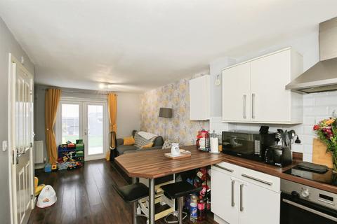3 bedroom end of terrace house for sale, Bedstone Way, Farcet, Peterborough
