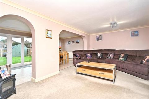 3 bedroom terraced house for sale, Bridgemere Road, Eastbourne