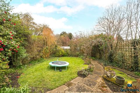 undefined, Beckingham Road, Surrey GU2