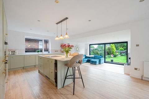 undefined, Lower Guildford Road, Woking, GU21