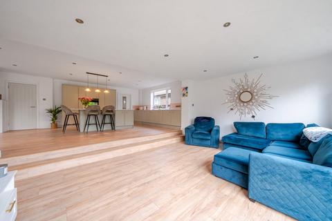 undefined, Lower Guildford Road, Woking, GU21