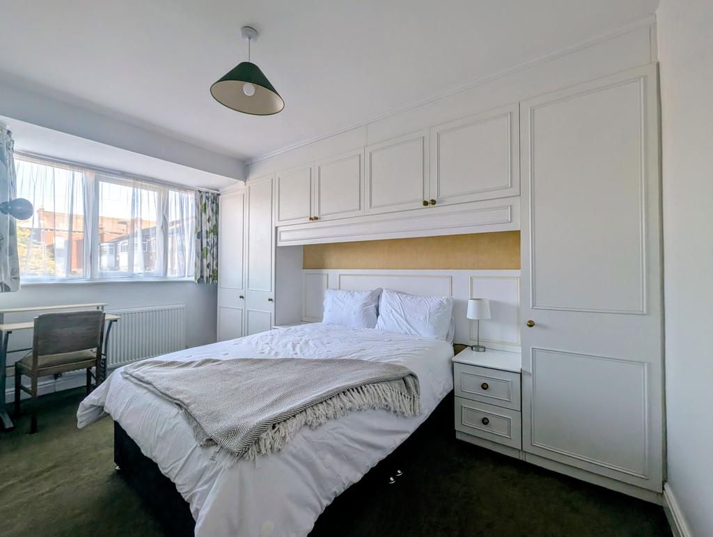 56 Kelso Gardens Bedroom