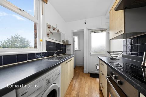 3 bedroom maisonette for sale, Brunswick Park Road, London