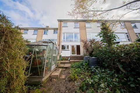 4 bedroom terraced house for sale, Courtlands, Haywards Heath, RH16