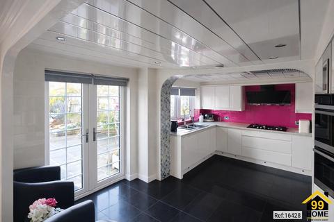 3 bedroom semi-detached house for sale, Hersham Close, Newcastle Upon Tyne, and Wear, NE3