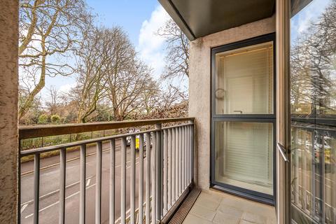 2 bedroom flat for sale, Market Road, London, N7