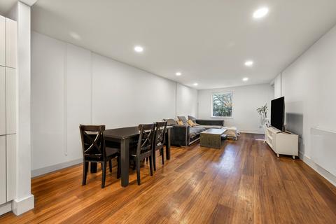 2 bedroom flat for sale, Market Road, London, N7