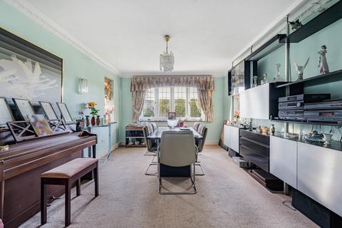 5 bedroom detached house for sale, Anners Close, Thorpe, Surrey, TW20
