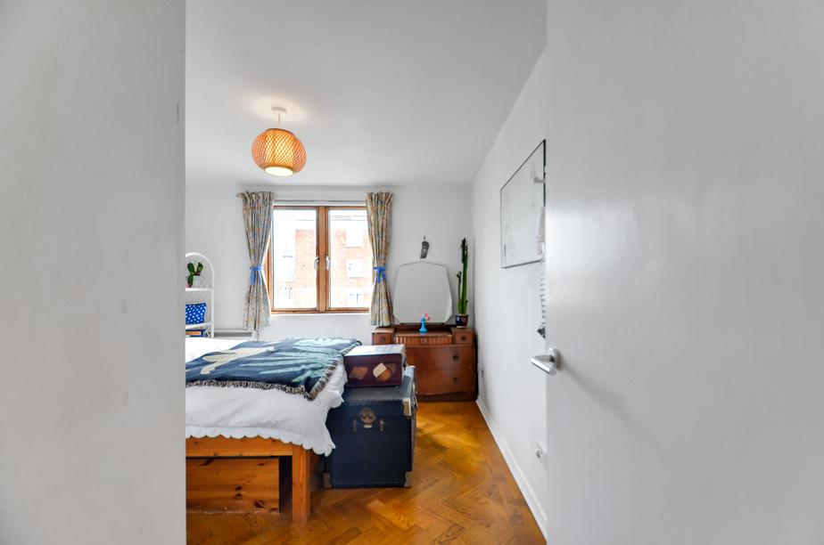 Bedroom 1 (4).jpg