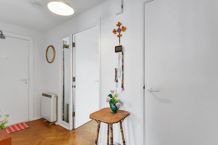 Hallway (2).jpg