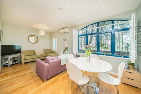 Deodar Road, London SW15