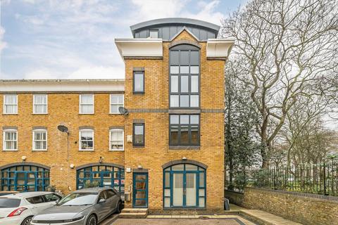 1 bedroom flat for sale, Deodar Road, London SW15