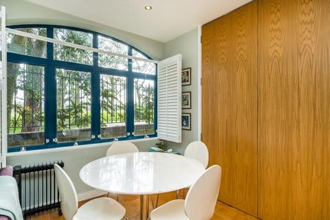 1 bedroom flat for sale, Deodar Road, London SW15