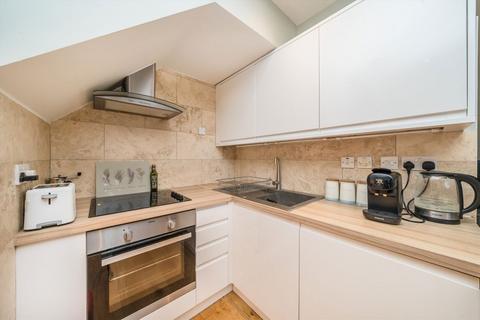 1 bedroom flat for sale, Deodar Road, London SW15