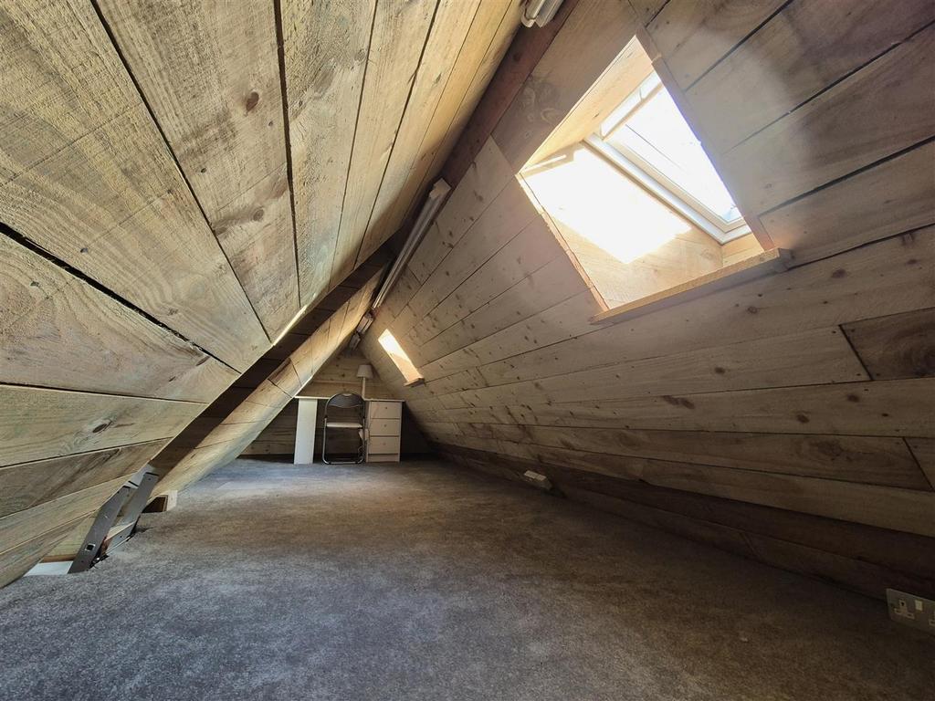 8cranloftroom.jpg