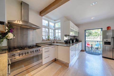 5 bedroom semi-detached house to rent, Hampstead Gardens London NW11
