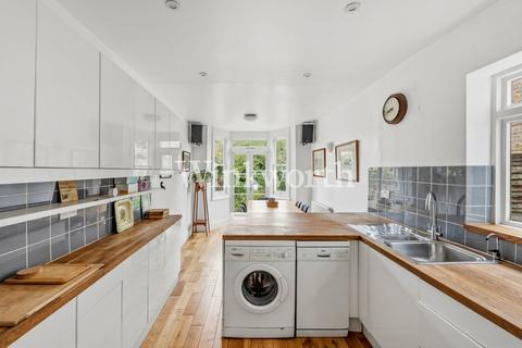 3 bedroom terraced house for sale, Effingham Road, London, N8