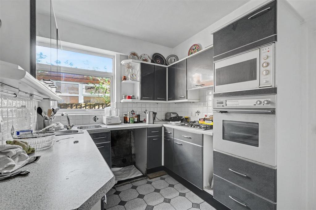Kitchen 1.jpeg