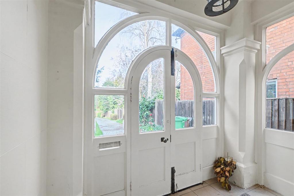 Porch 1.jpeg