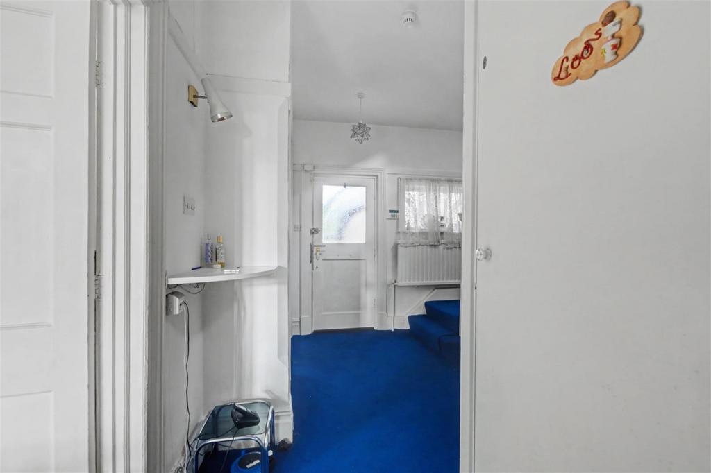 Hallway 1.jpeg