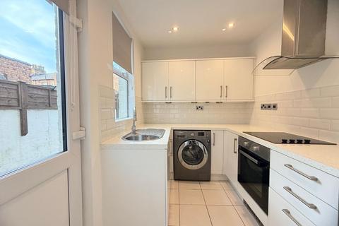 2 bedroom terraced house for sale, Hampton Road, Scarborough, YO12