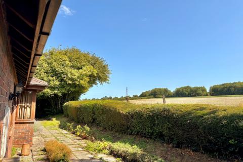 4 bedroom bungalow for sale, Main Road, Twyford, SO21