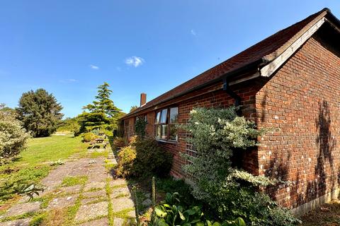 4 bedroom bungalow for sale, Main Road, Twyford, SO21