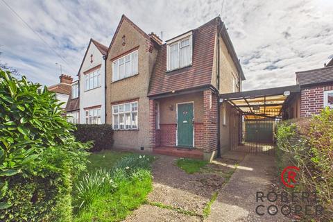 3 bedroom semi-detached house for sale, North View, Pinner, HA5
