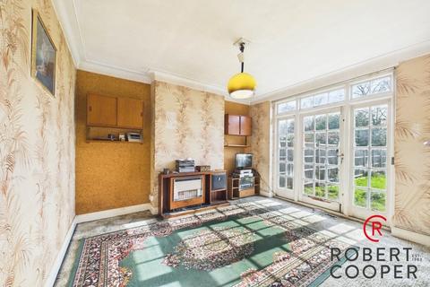 3 bedroom semi-detached house for sale, North View, Pinner, HA5