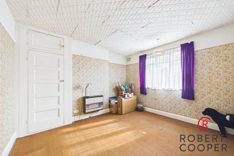 3 bedroom semi-detached house for sale, North View, Pinner, HA5