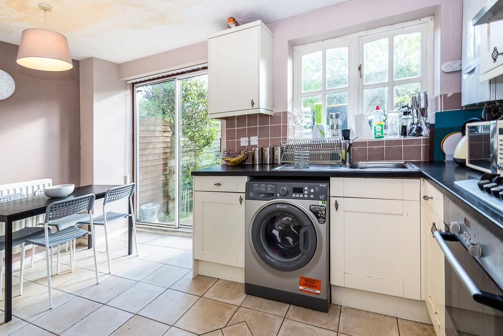 Kitchenb.jpg