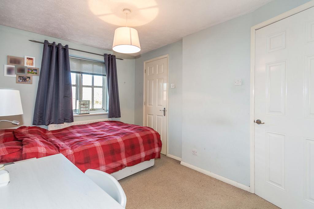 Bed 1.jpg